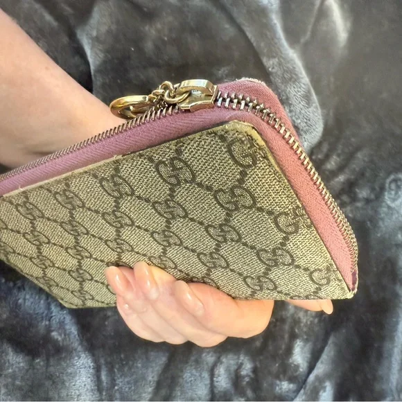 Gucci Beige and Pink Signature Wallet - Picture 6 of 13